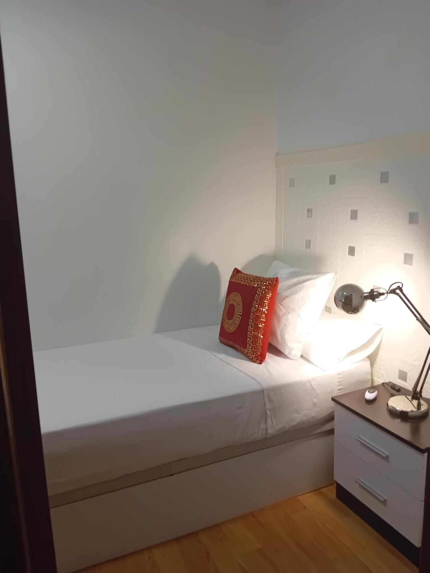 Apartamento Compartido Excelente Ubicacion El Prat de Llobregat Bagian luar foto