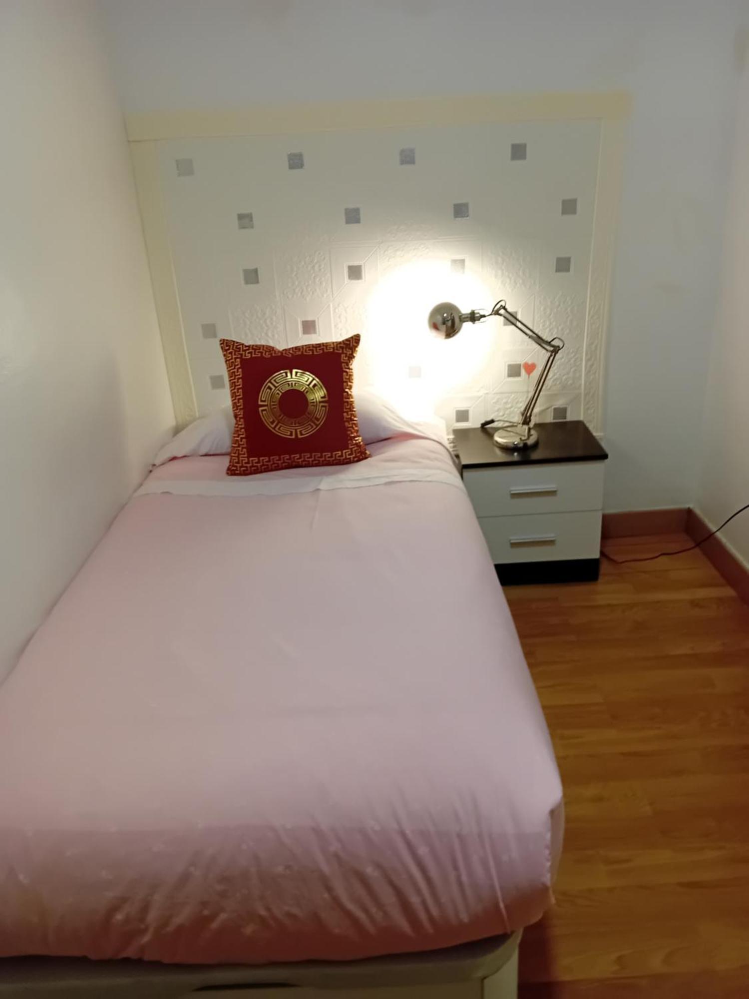 Apartamento Compartido Excelente Ubicacion El Prat de Llobregat Bagian luar foto
